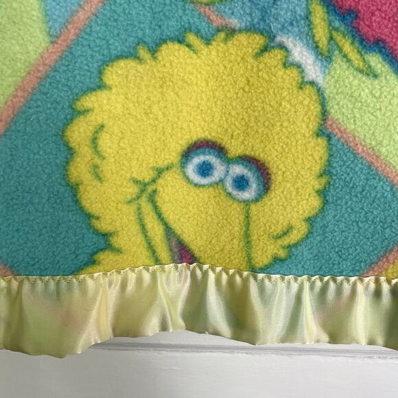 Vintage Sesame Street Baby Crib Blanket Lovey Satin Trim Binding Yellow Big Bird - Picture 5 of 10
